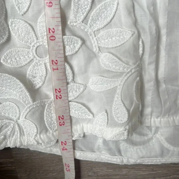 Waimari Magnolia Floral Button-Up Blouse - Picture 14 of 15